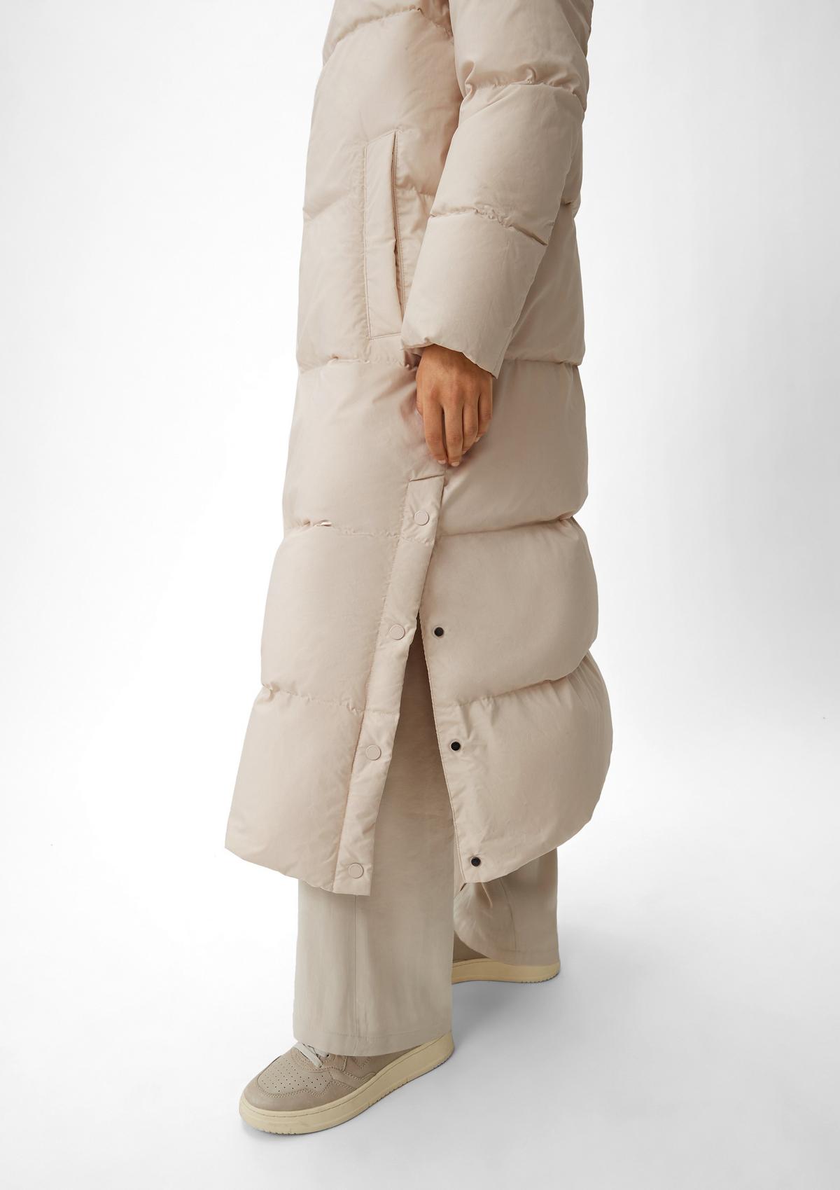 comma Down coat with stitching