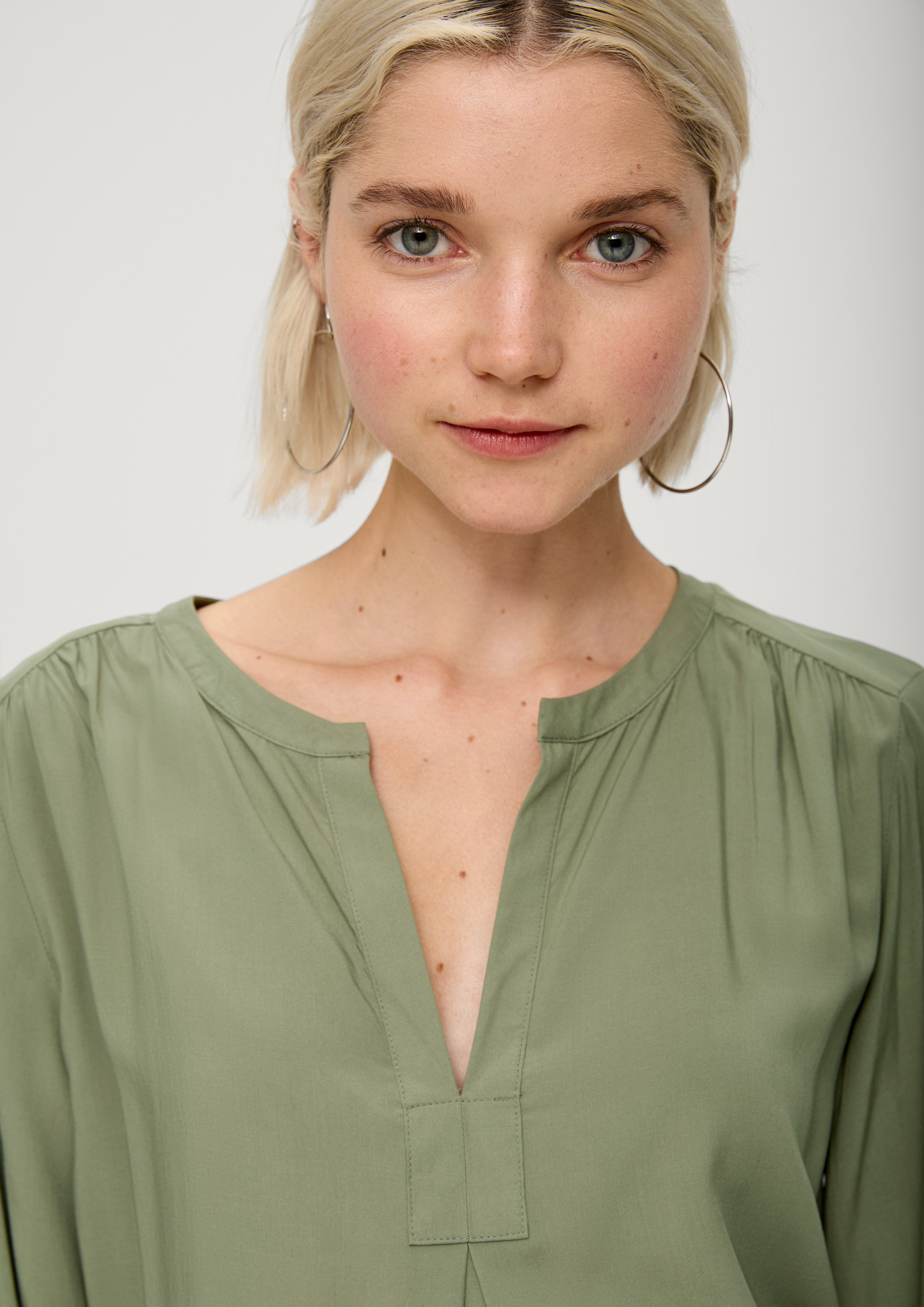 Bluza s otvorenim izrezom - arktička plava | s.Oliver