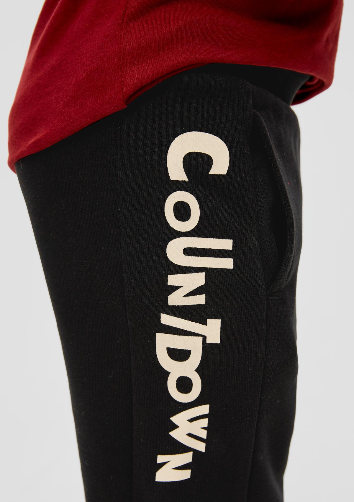 s.Oliver Coupe Loose : pantalon de jogging à inscription imprimée sur le côté
