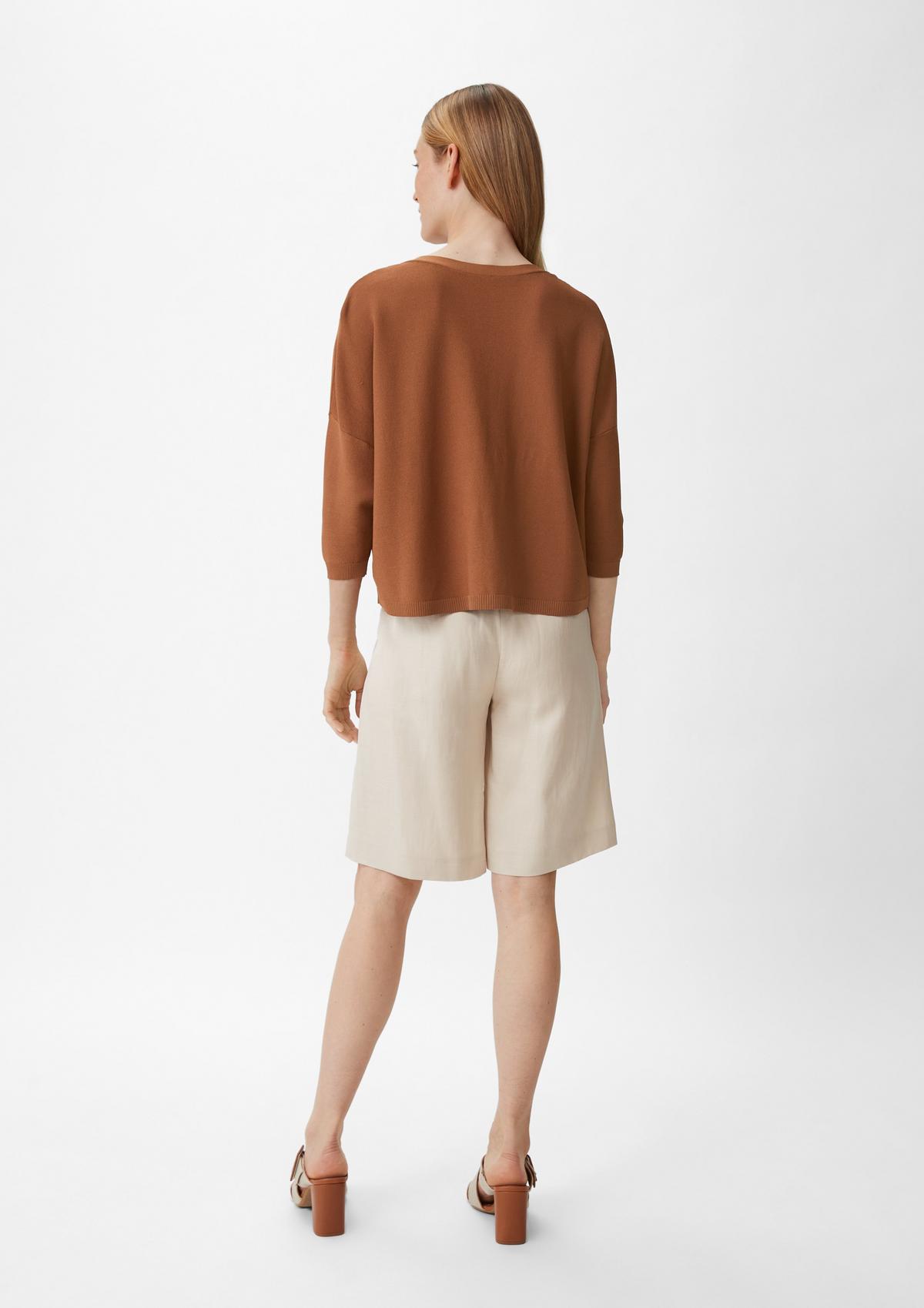 comma Cardigan in a relaxed fit
