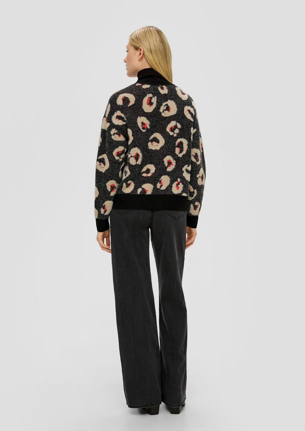 Cardigan with a leopard print pattern - black
