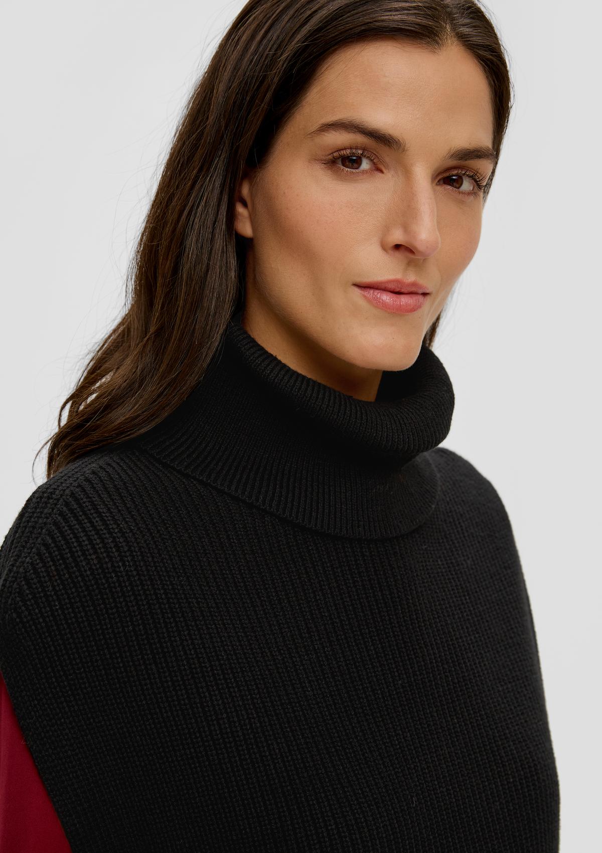 s.Oliver Sleeveless knitted jumper with a polo neck