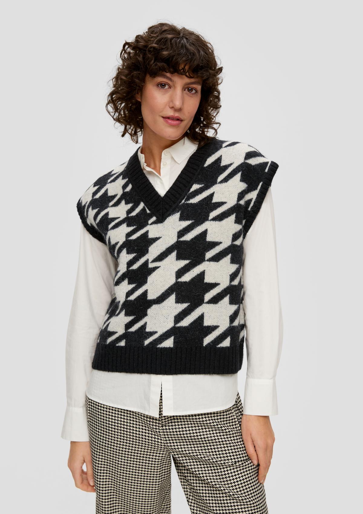 Sleeveless knitted jumper in blended wool