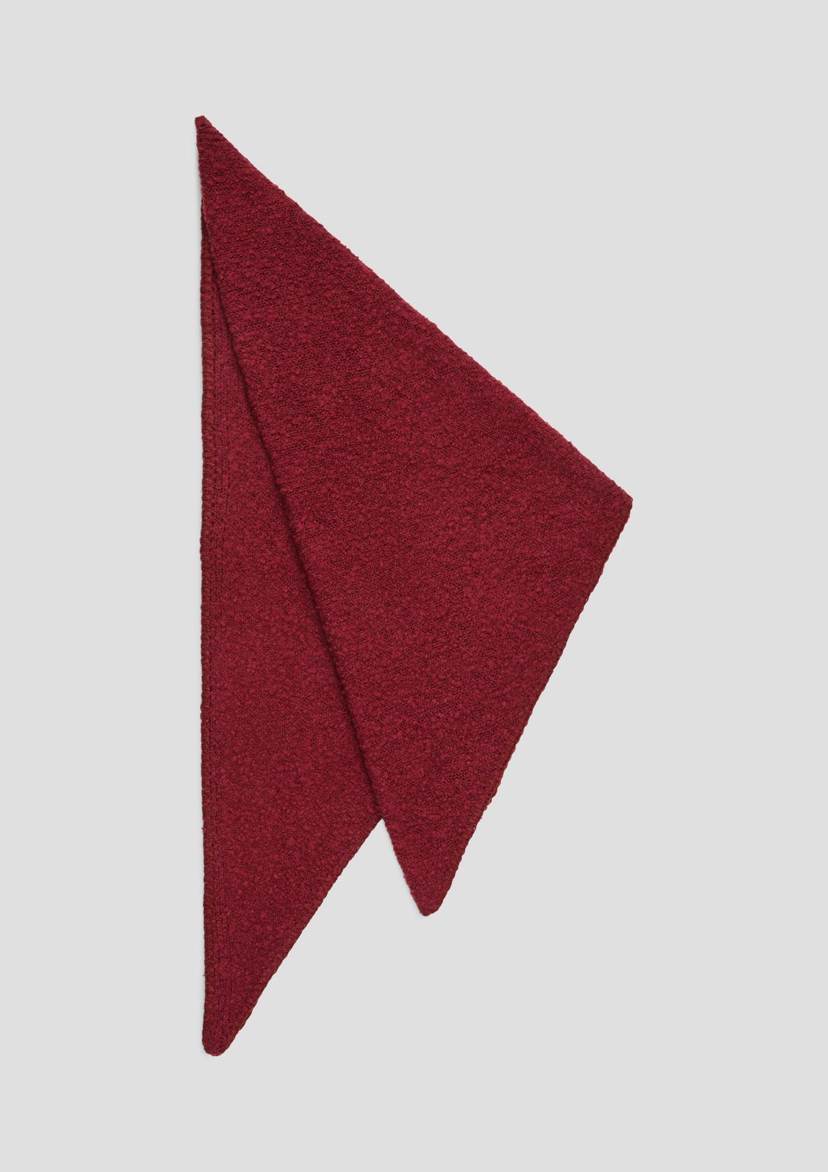 Knitted triangular scarf