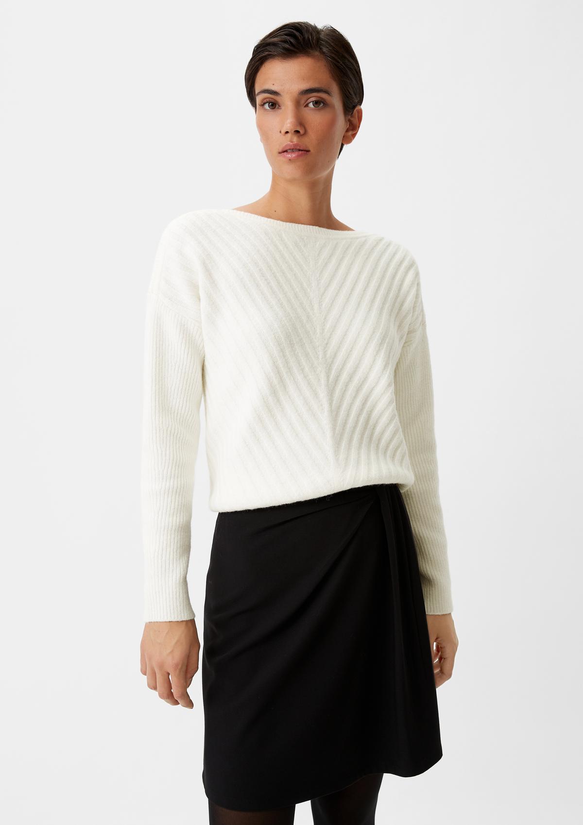 Knitted jumper with dropped shoulders