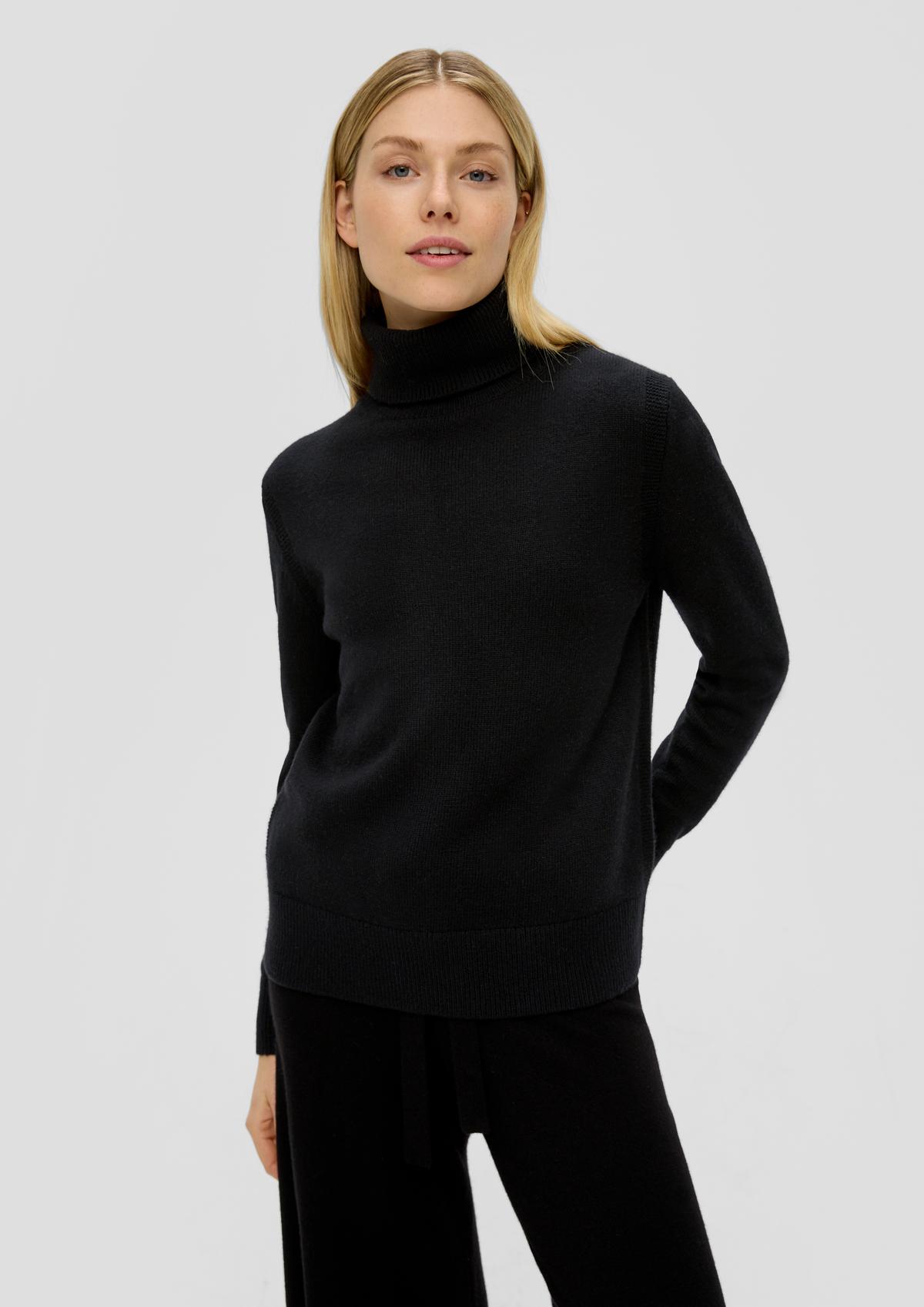 Cashmere blend knitted jumper