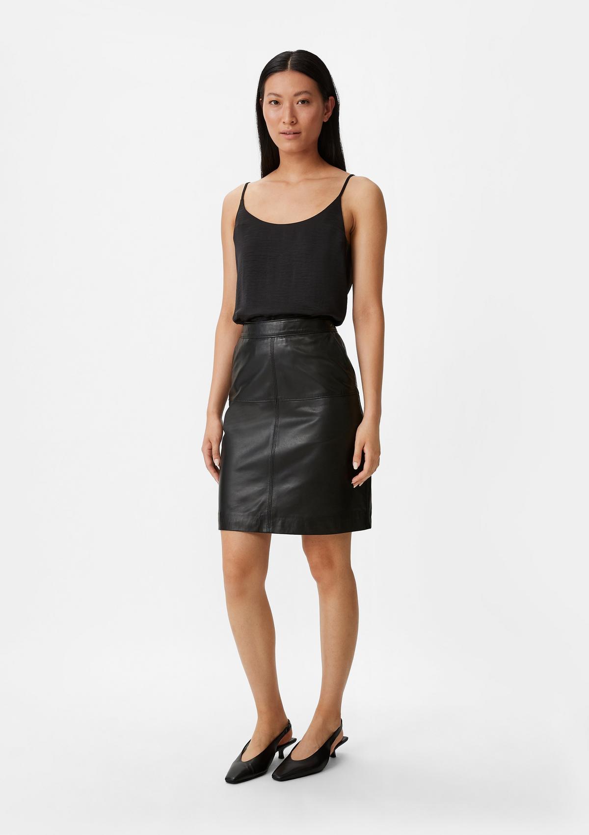 comma Skirt made of genuine leather