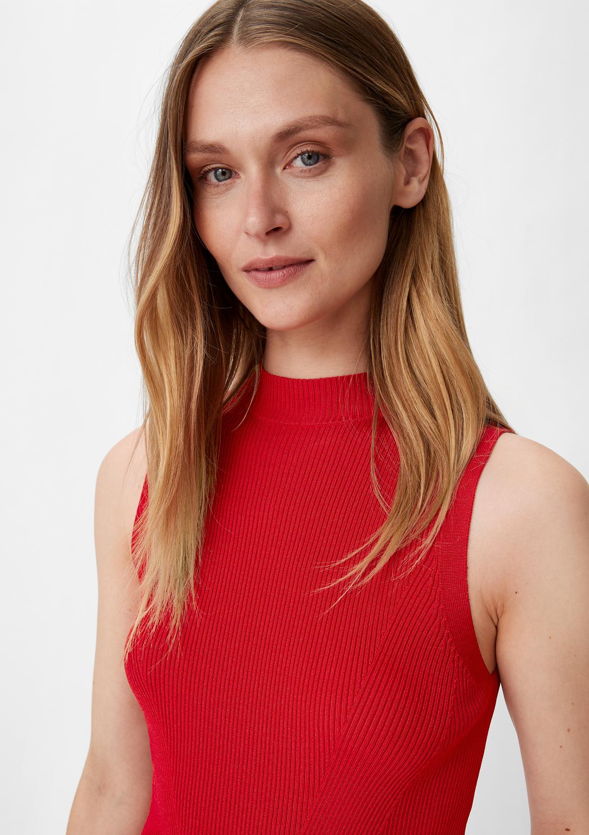 comma Sleeveless jumper with a ribbed texture