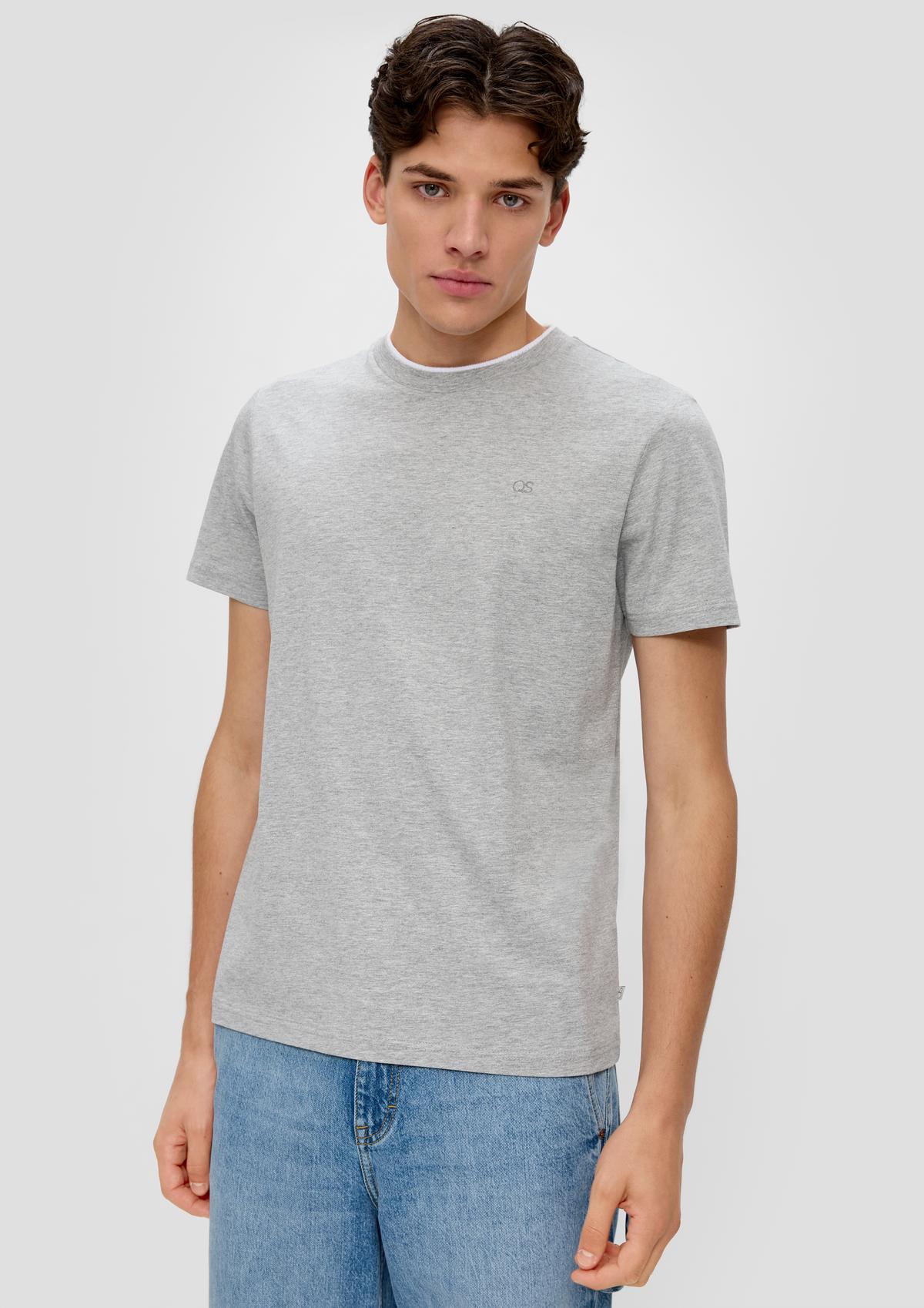 T-shirt with a layered crew neck