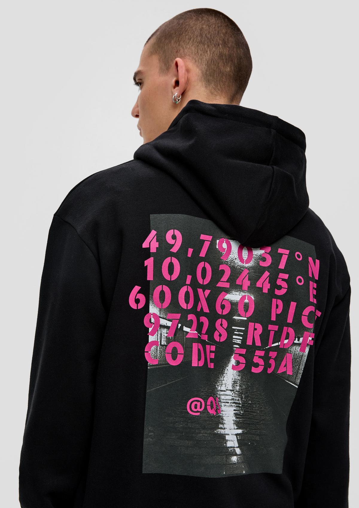 Sweatshirt with a front back and print black 