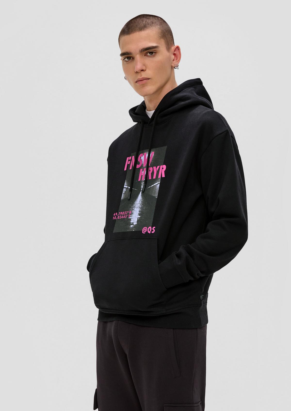 Sweatshirt with a and black print back front 