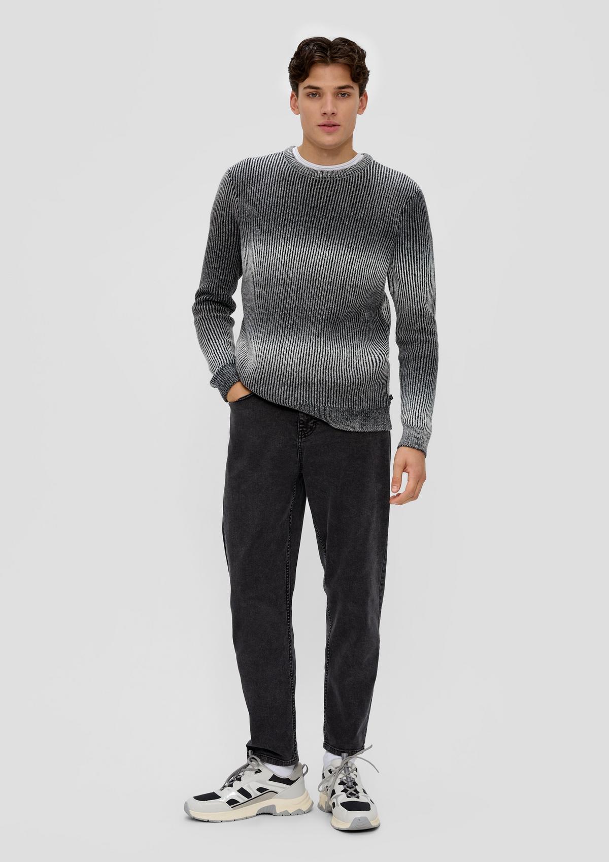 Knitted jumper with a ribbed trim