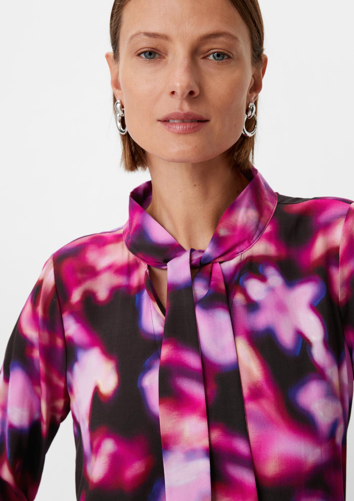 comma Viscose blouse with a pussycat bow