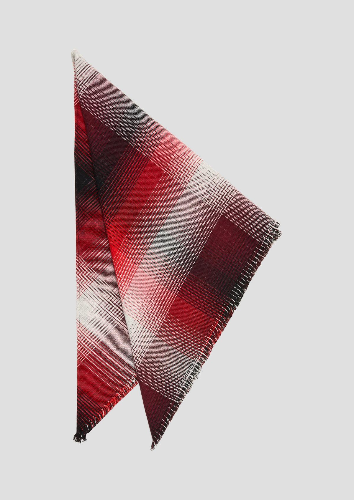 Scarf with a checked pattern