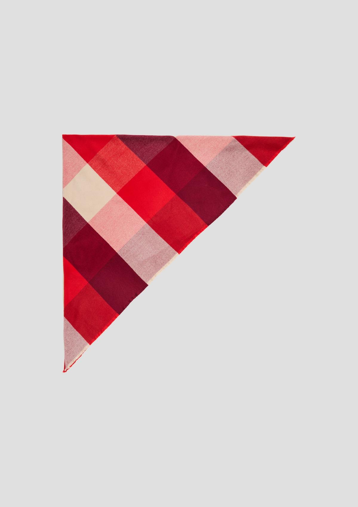s.Oliver Triangular scarf in a viscose blend
