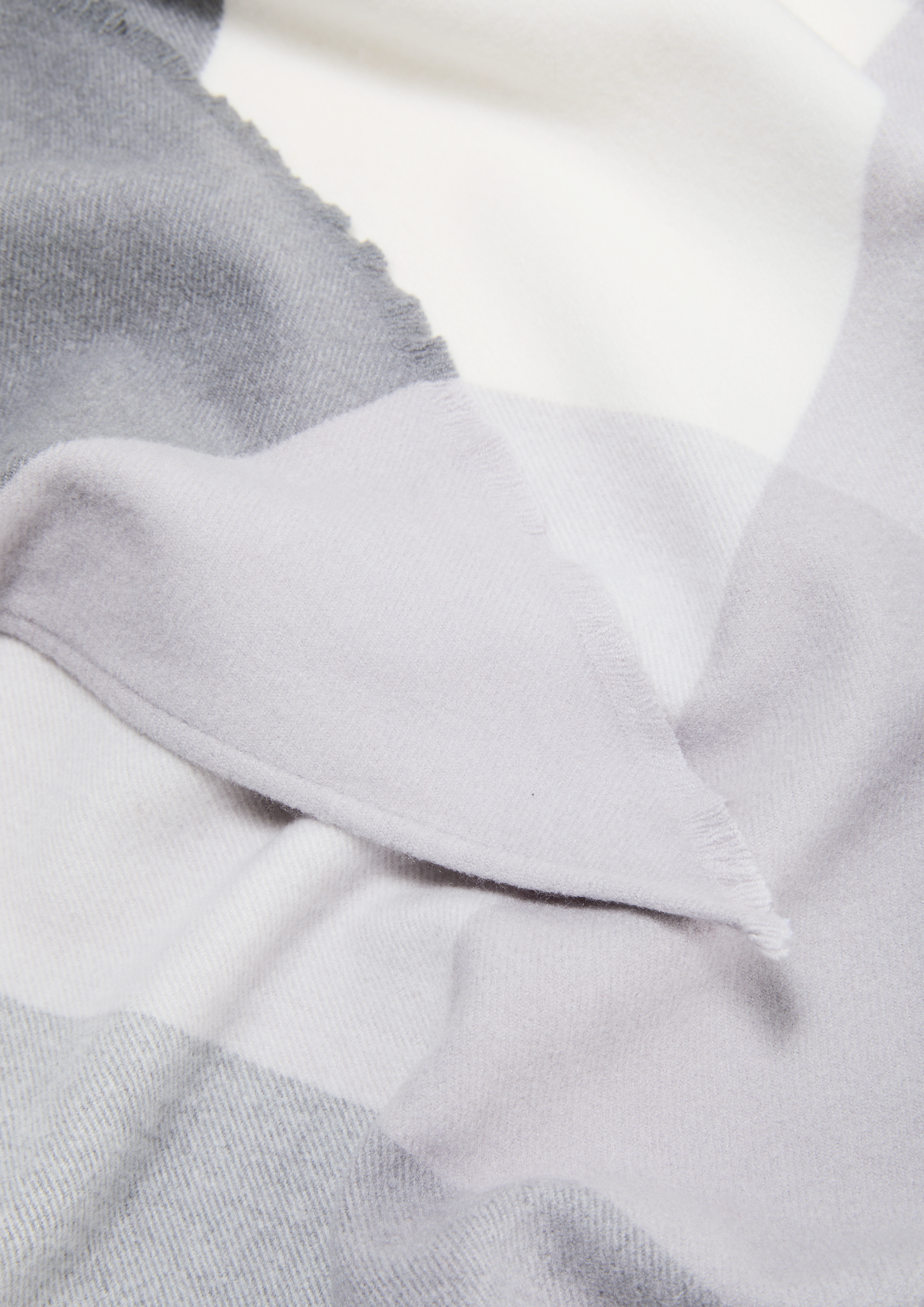 s.Oliver Dreieckiger Schal aus Viskosemix