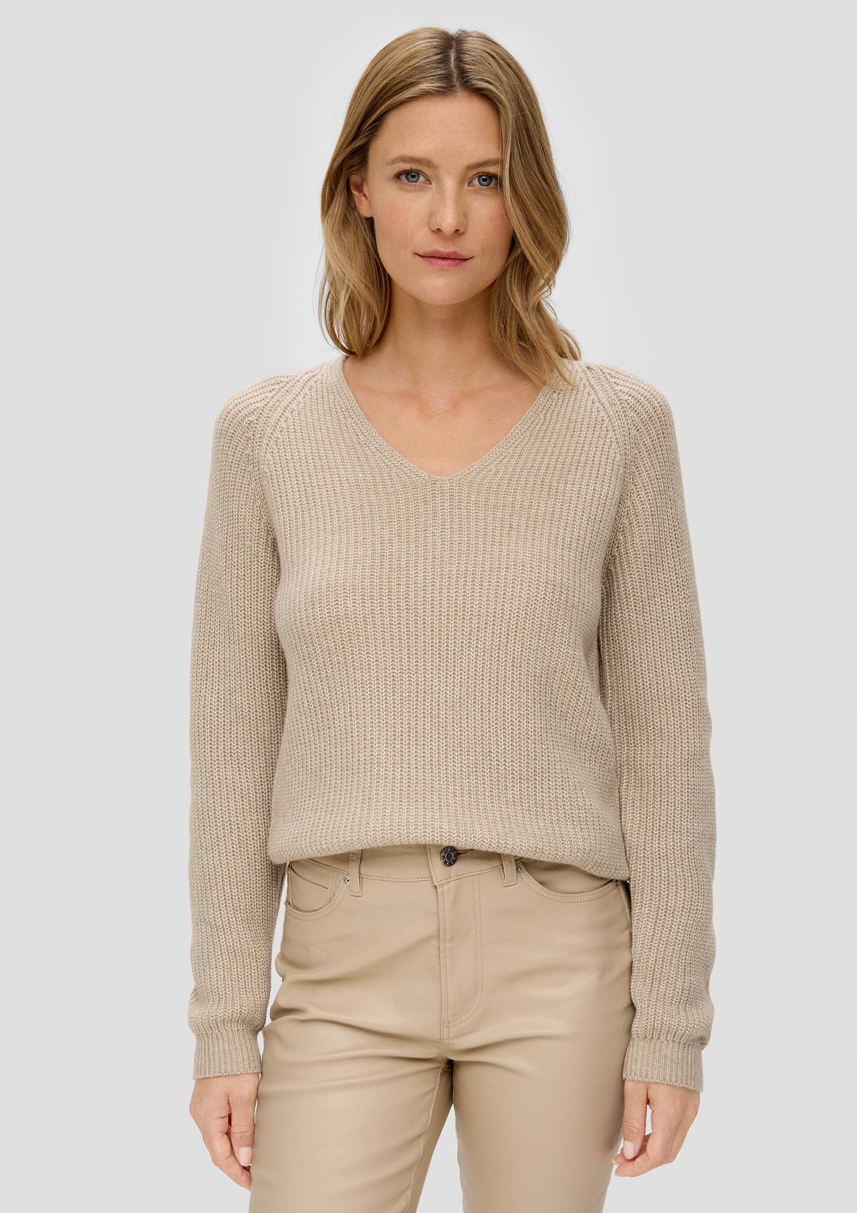 Knit jumper with a ribbed texture