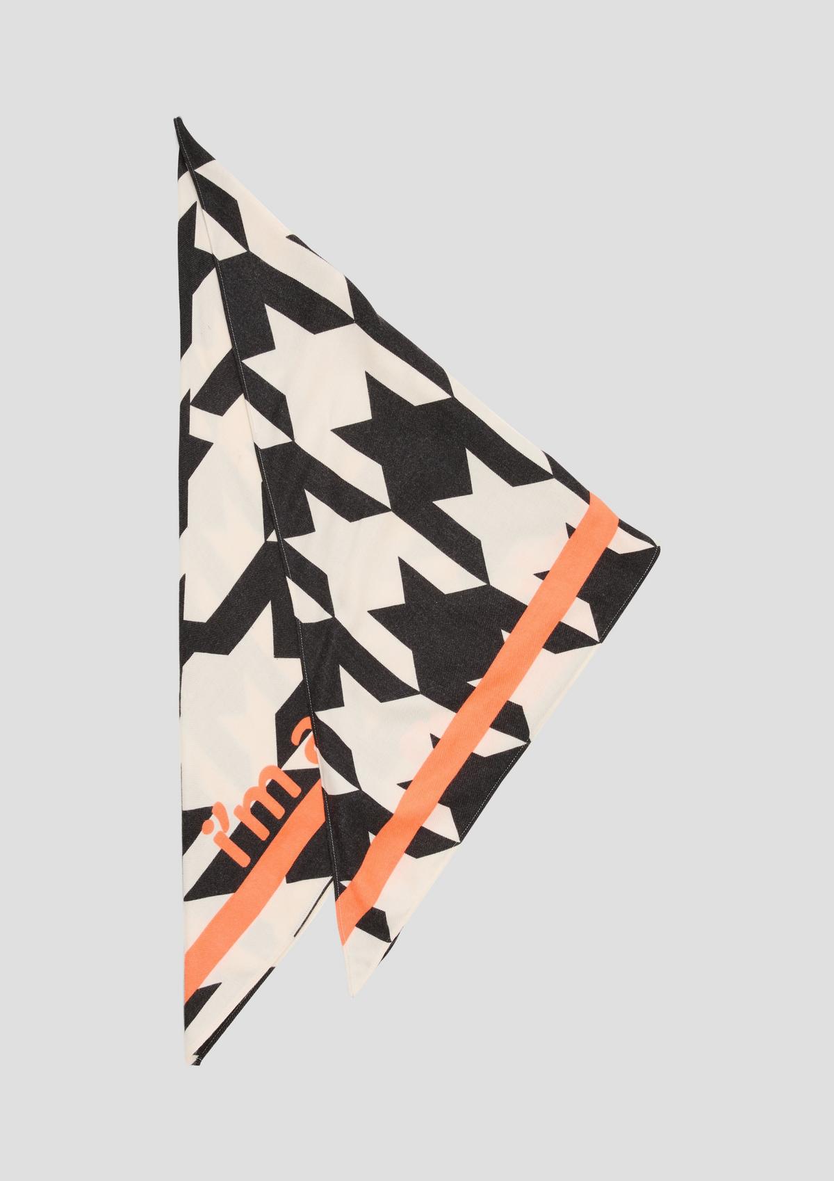 s.Oliver Scarf with a houndstooth pattern