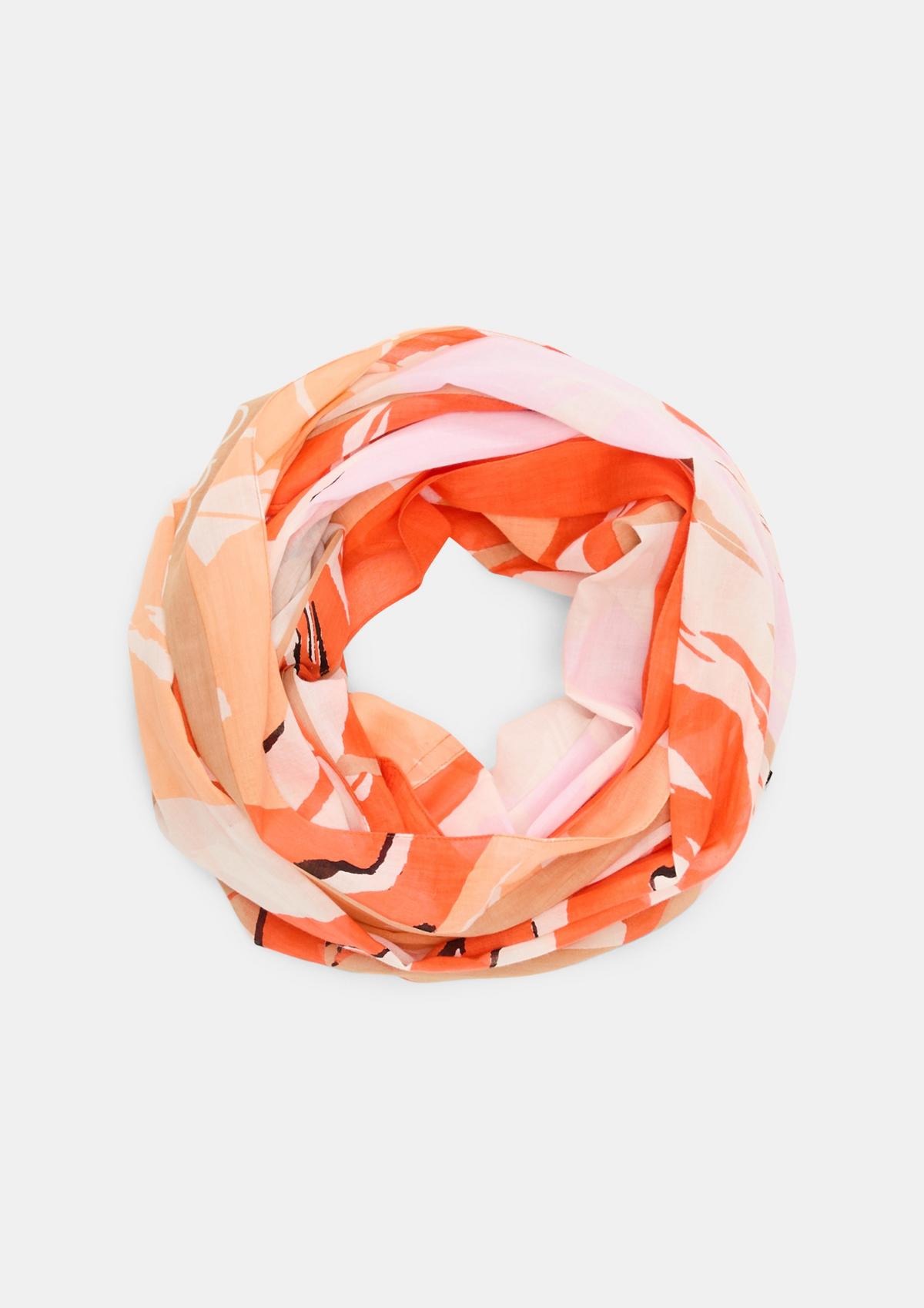 comma Lightweight snood with an all-over pattern