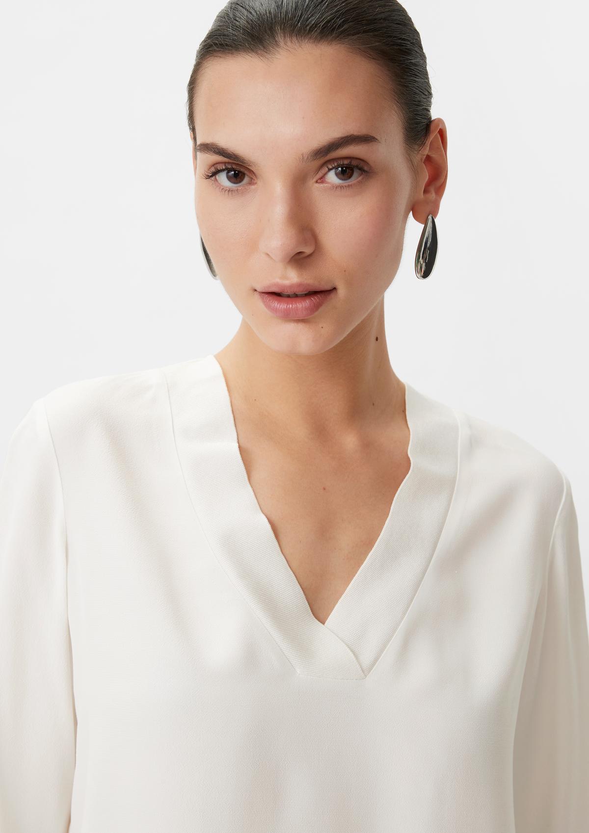 comma Crêpe blouse made of pure viscose