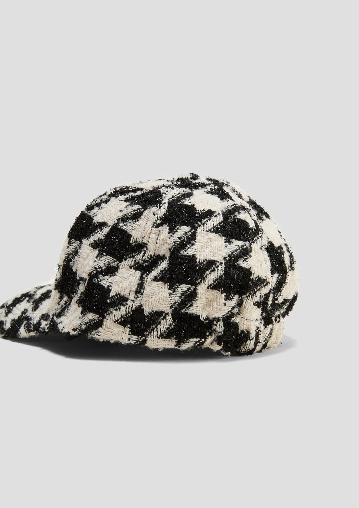 s.Oliver Cap with a houndstooth pattern