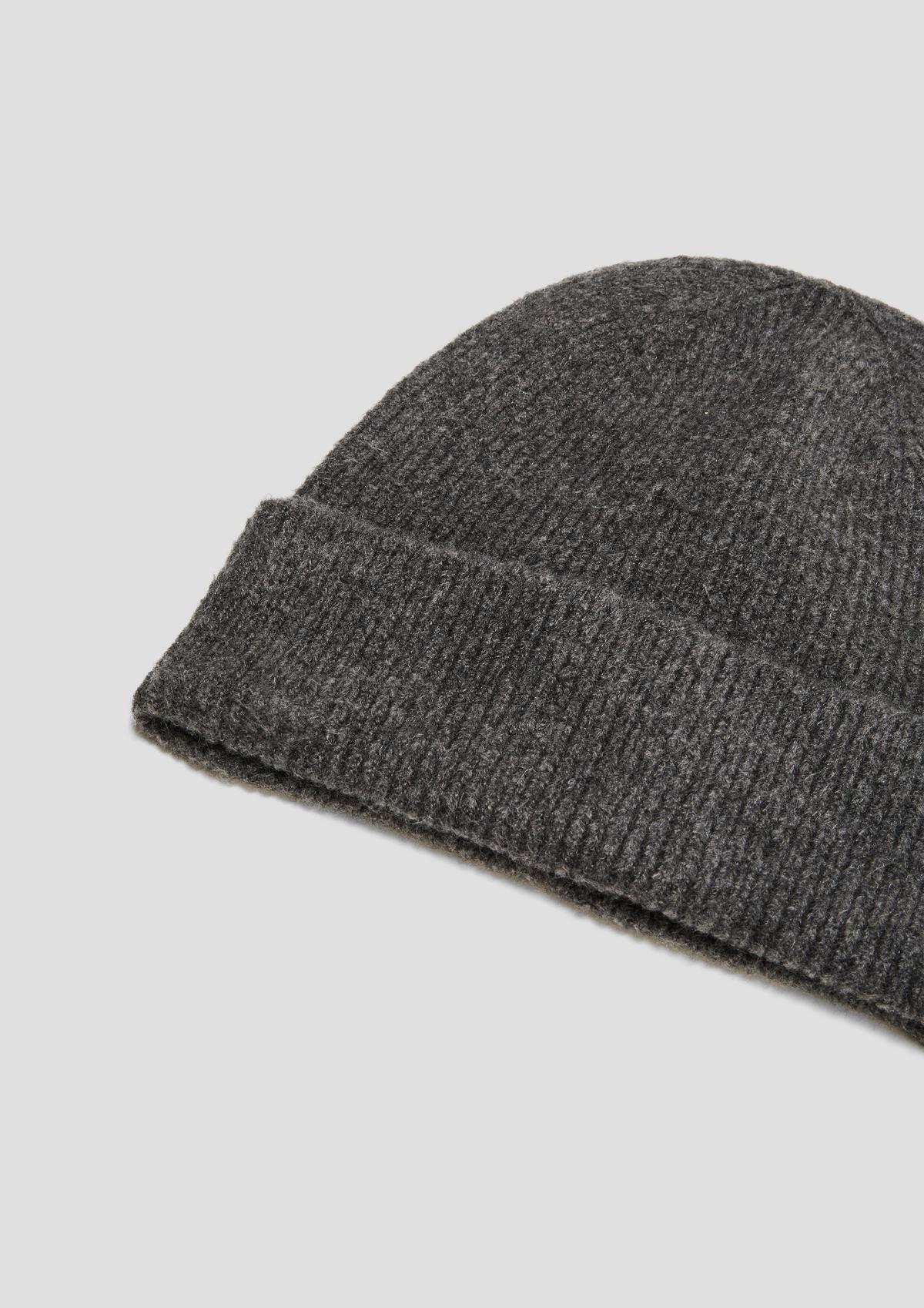 s.Oliver Soft hat with cuff