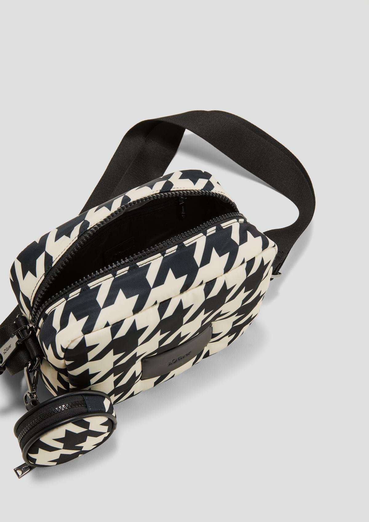 s.Oliver Cross-body bag with a houndstooth pattern