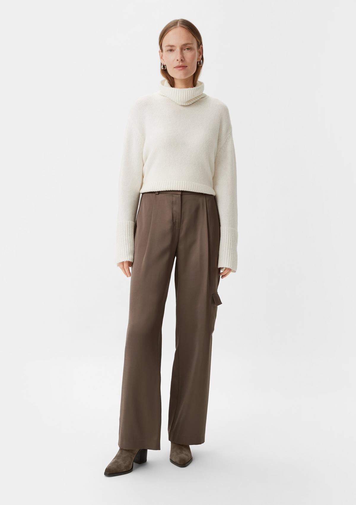 Relaxed fit: satin trousers with a wide leg