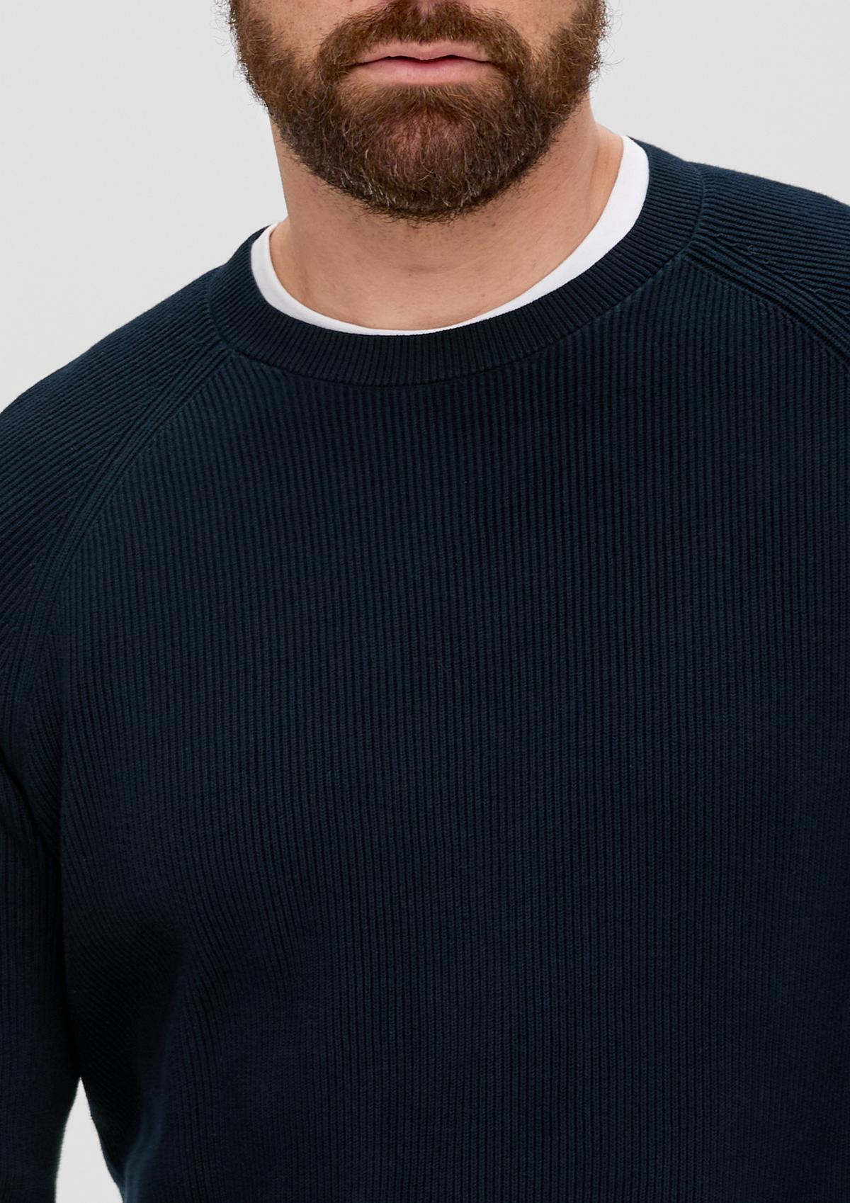 s.Oliver Fino pleten pulover iz bombaža