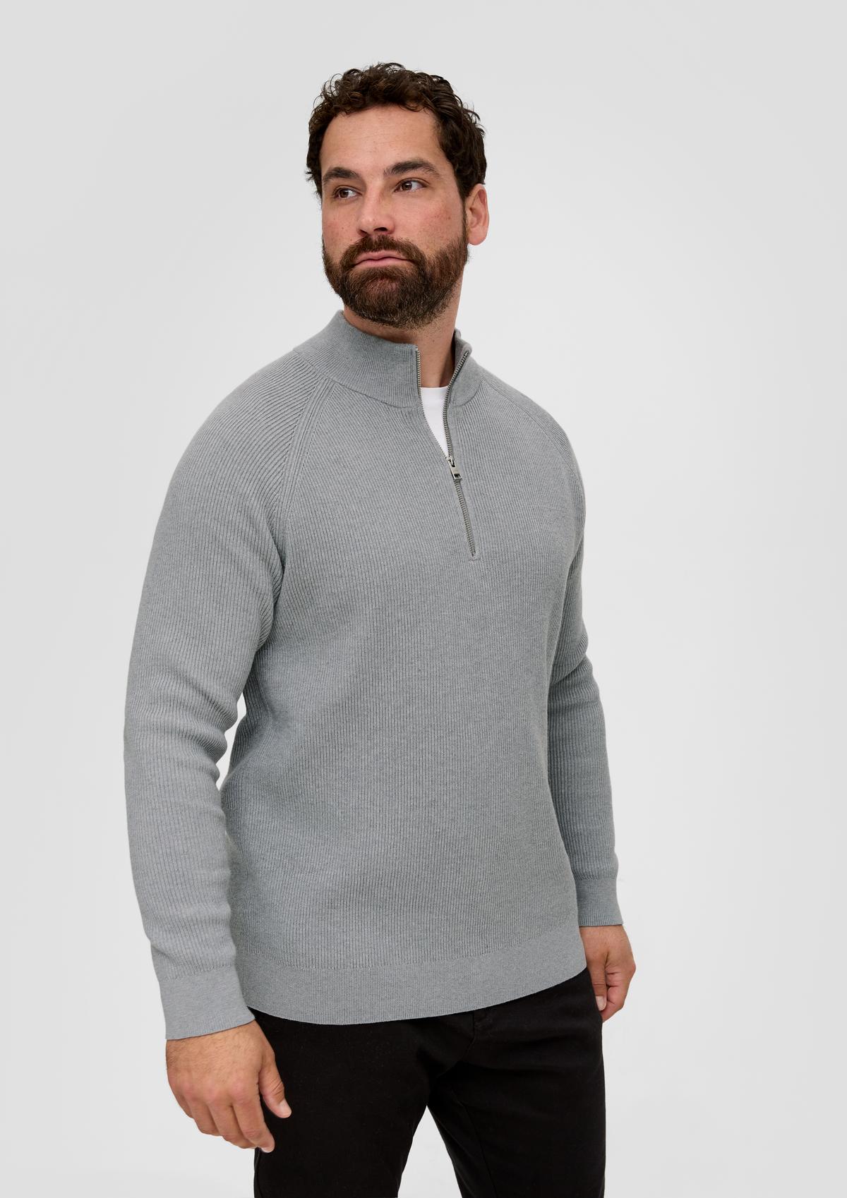 s.Oliver Fino pleten pulover iz bombaža