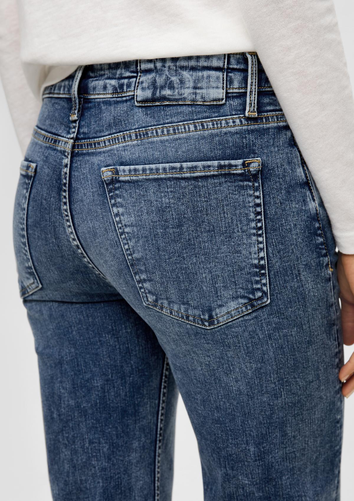 s.Oliver Regular fit: jeans with mid-rise waistband