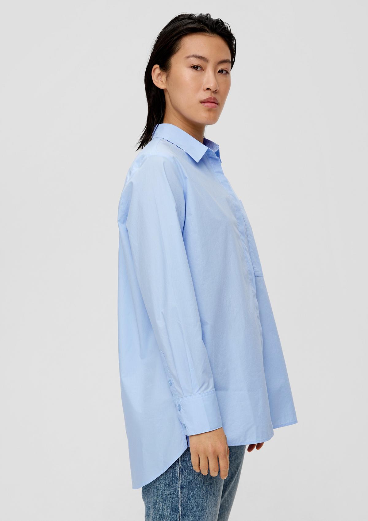 Cotton blouse with an elongated back hem