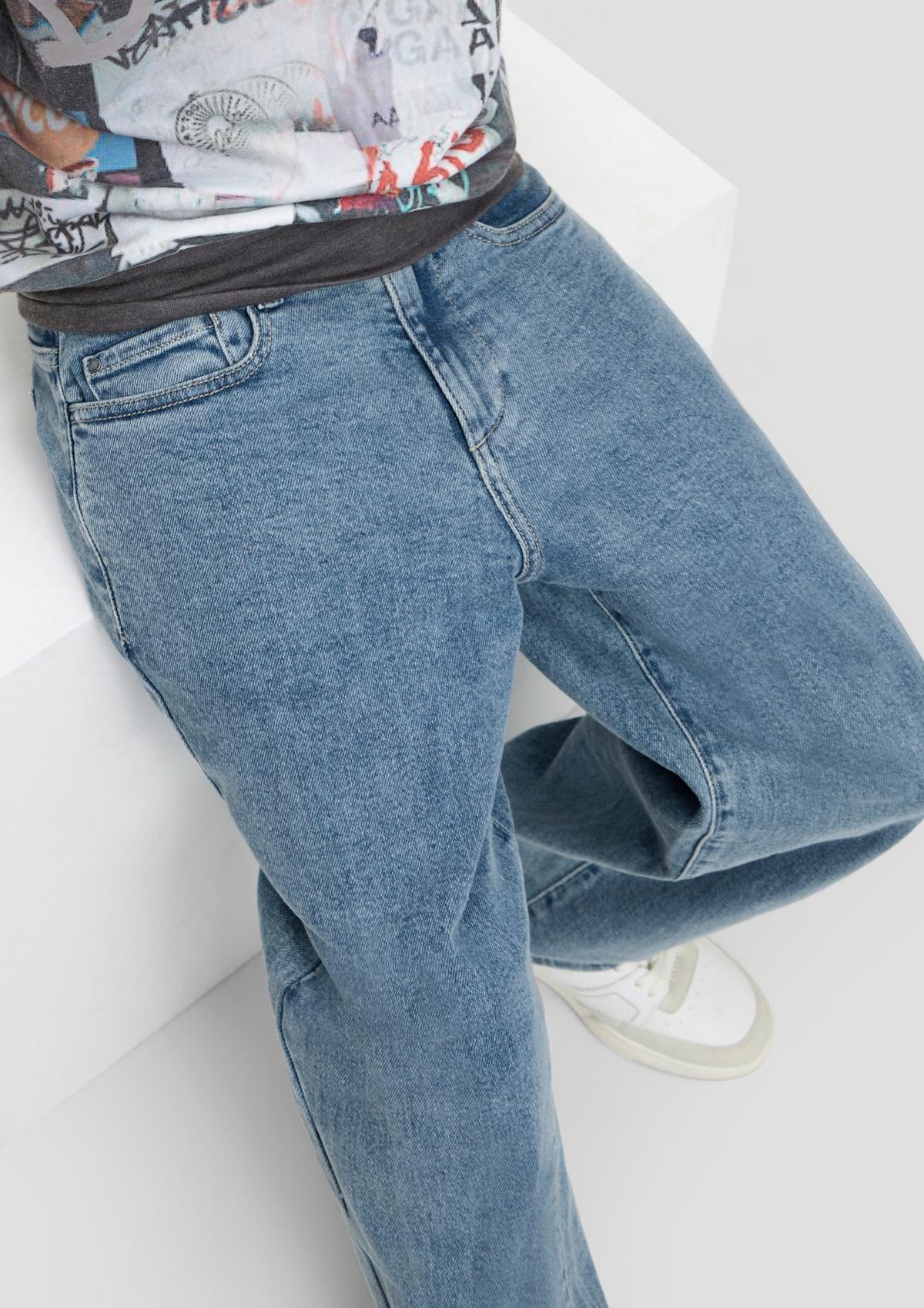 s.Oliver Jeans hlače/kroj Regular Fit/Mid Rise/Semi široke hlačnice