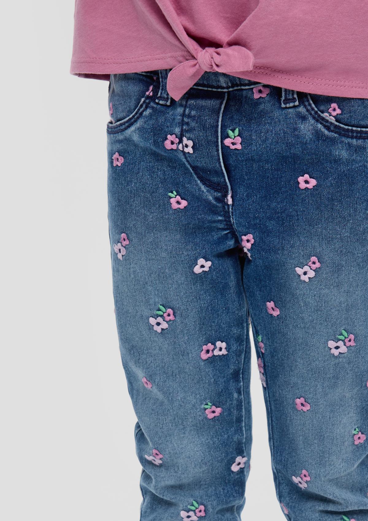 s.Oliver Jeans hlače/kroj Slim Fit/High Rise/ozke hlačnice/cvetlična vezenina