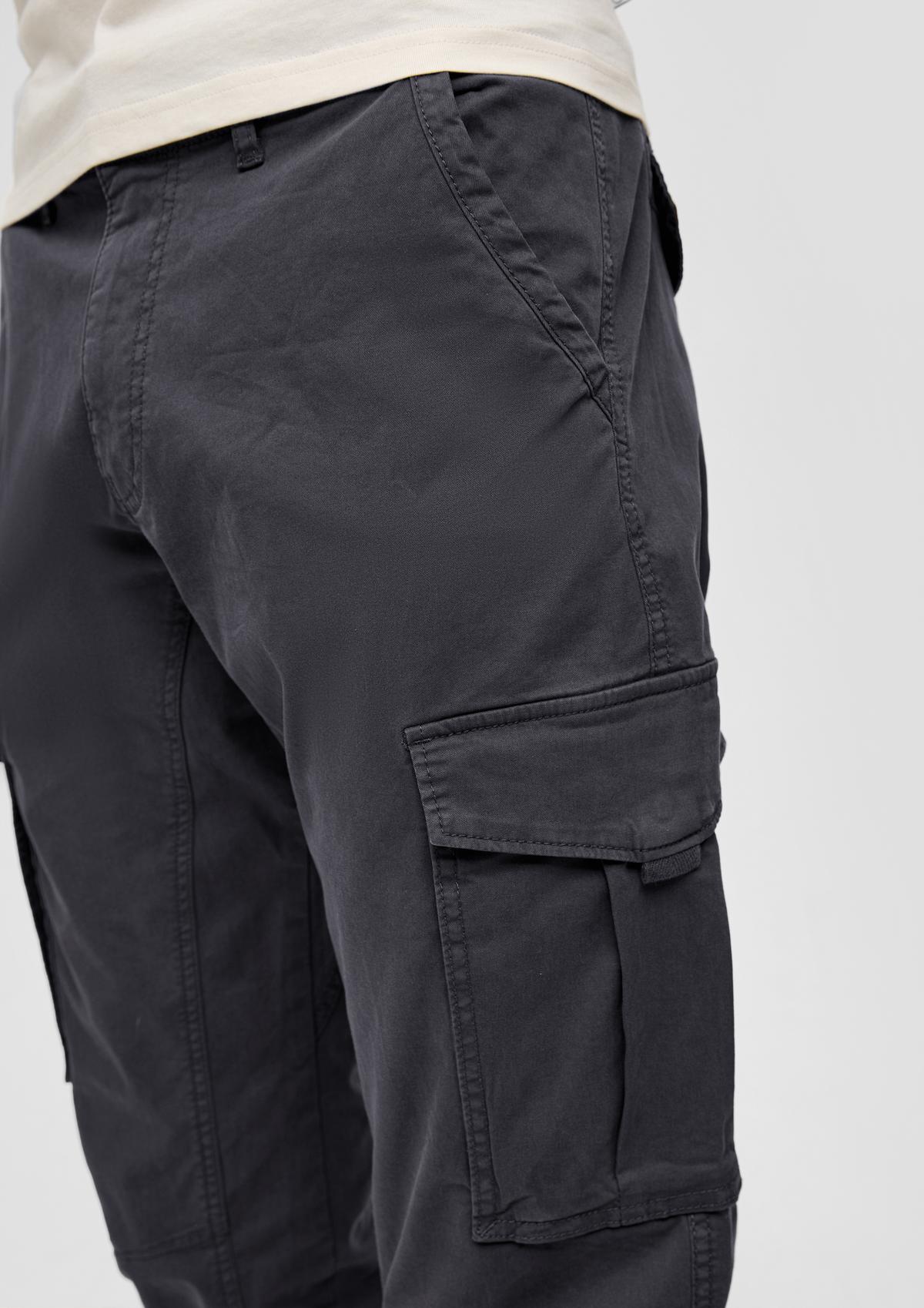Stretch cotton cargo trousers - dark grey | s.Oliver