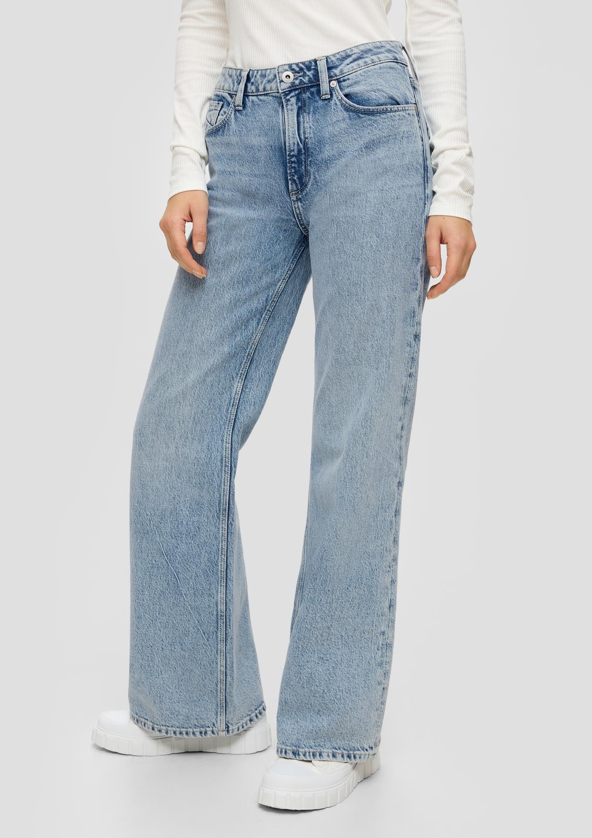s.Oliver Jeans hlače Catie / kroj Slim Fit / High Rise / Wide Leg / učinek acid
