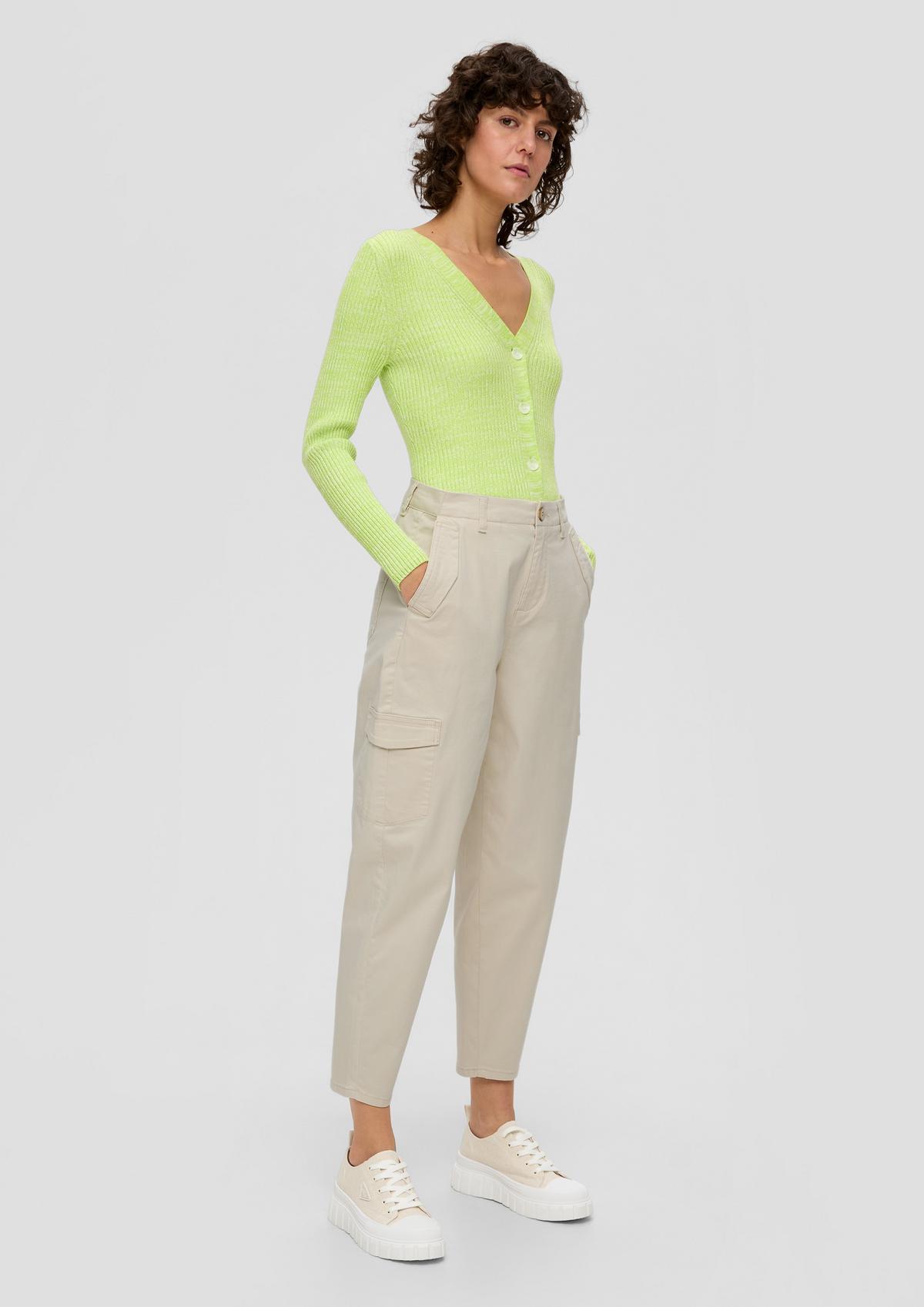 Relaxed fit: trousers with a super high waist