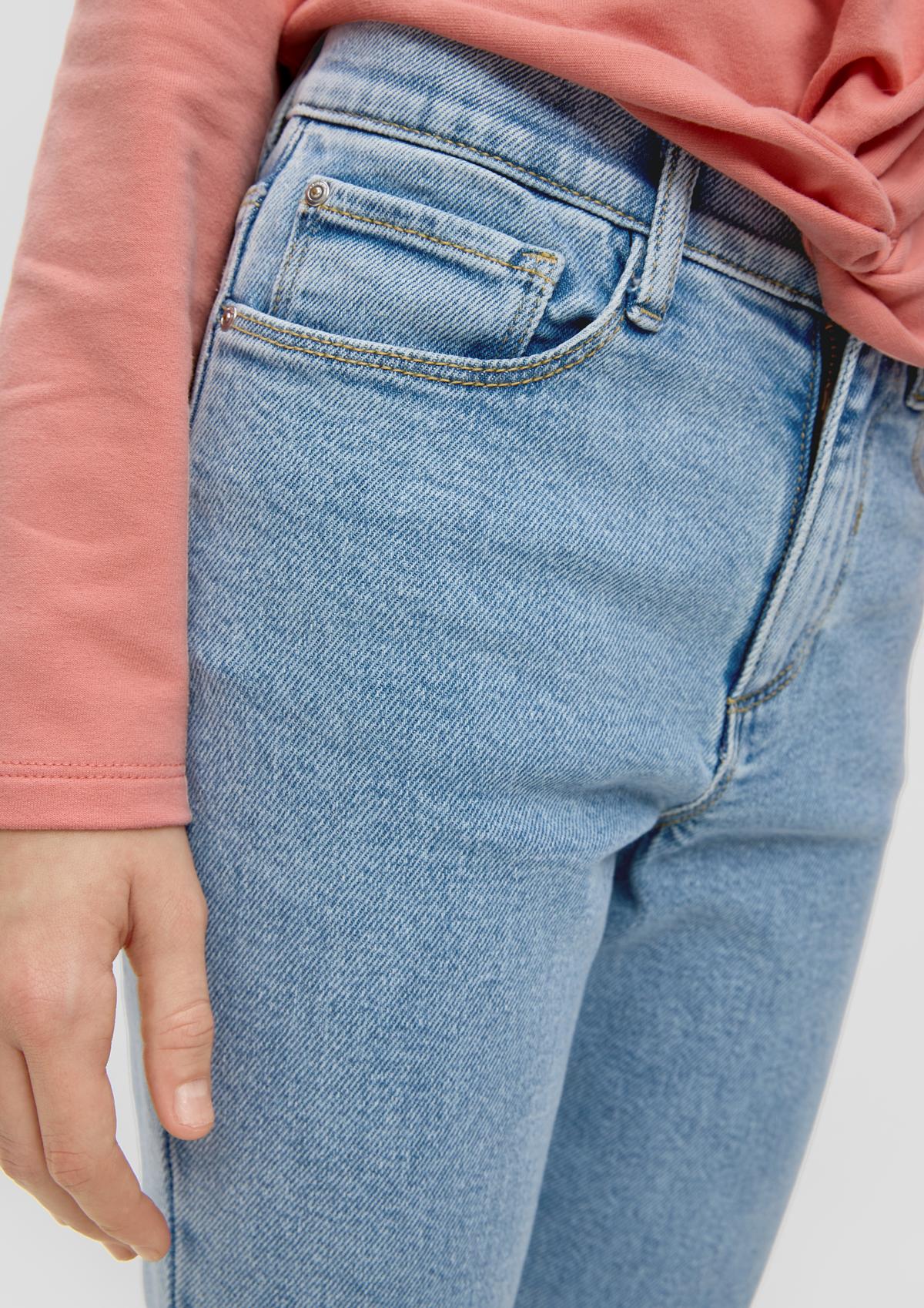 s.Oliver Regular: džíny s rozšířenými nohavicemi
