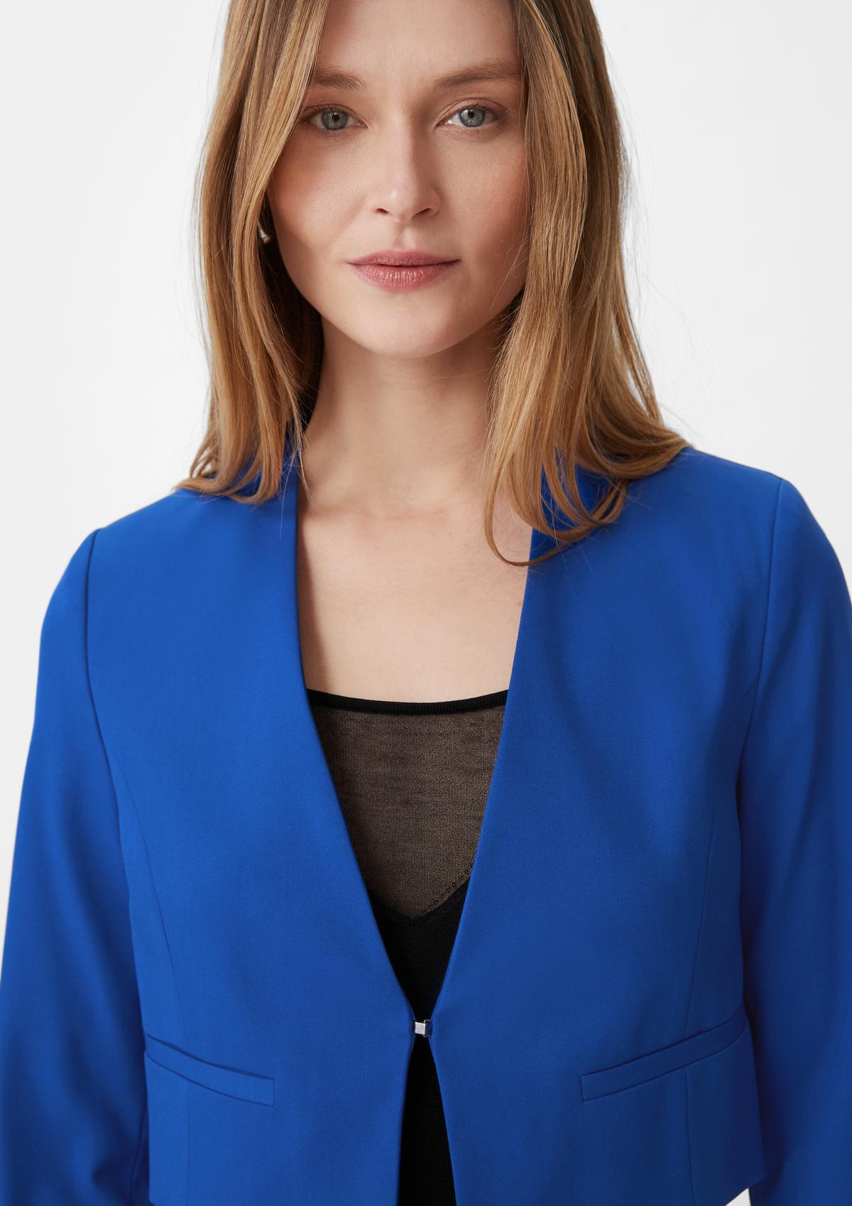 comma Blazer in a cropped fit
