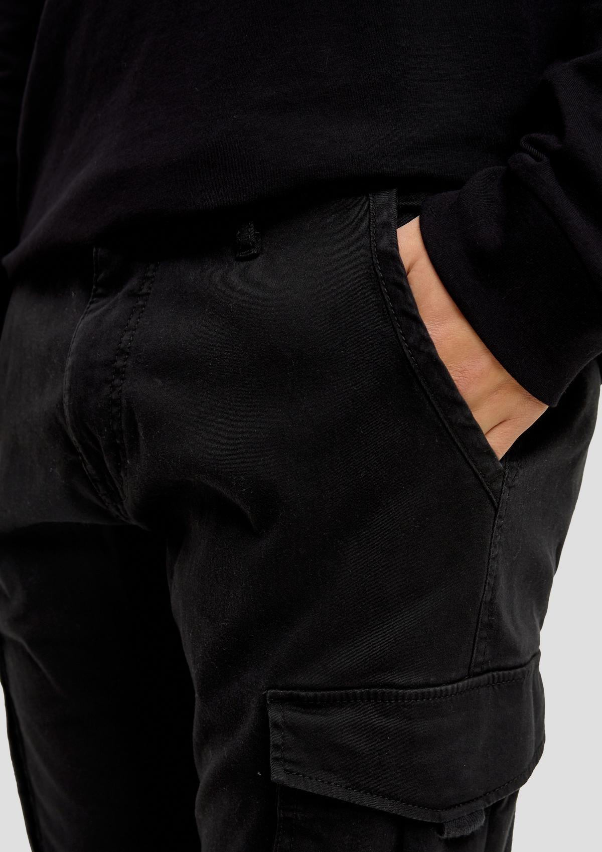 s.Oliver Slim Fit: hlače v slogu z velikimi žepi