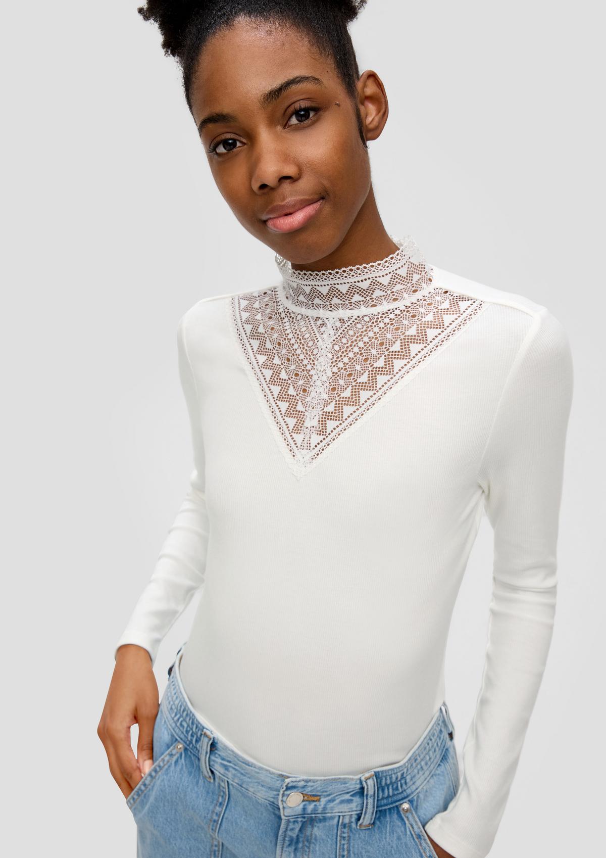 Long sleeve top with lace details