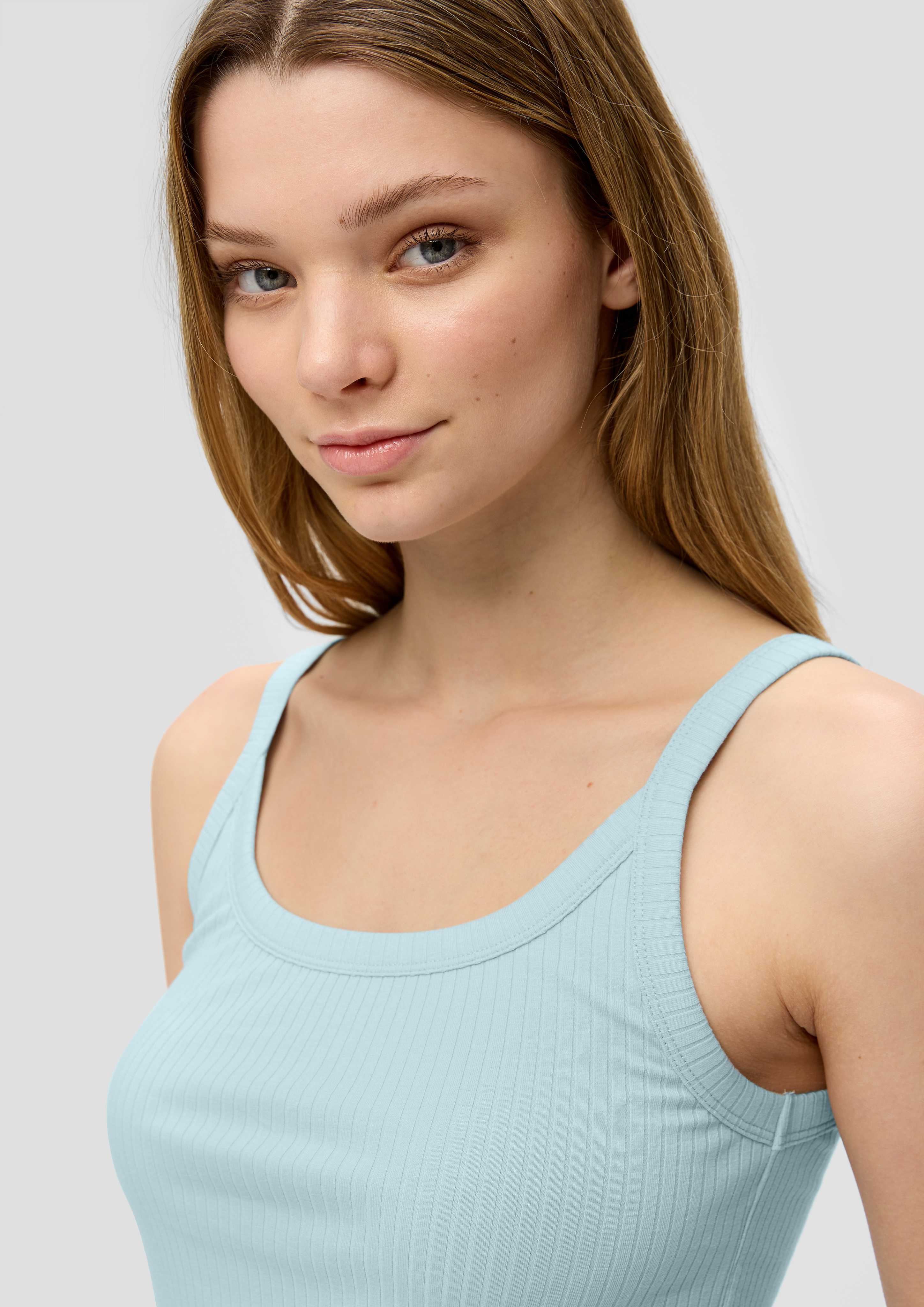 Top in 6103, 9999, 0100 & 2108