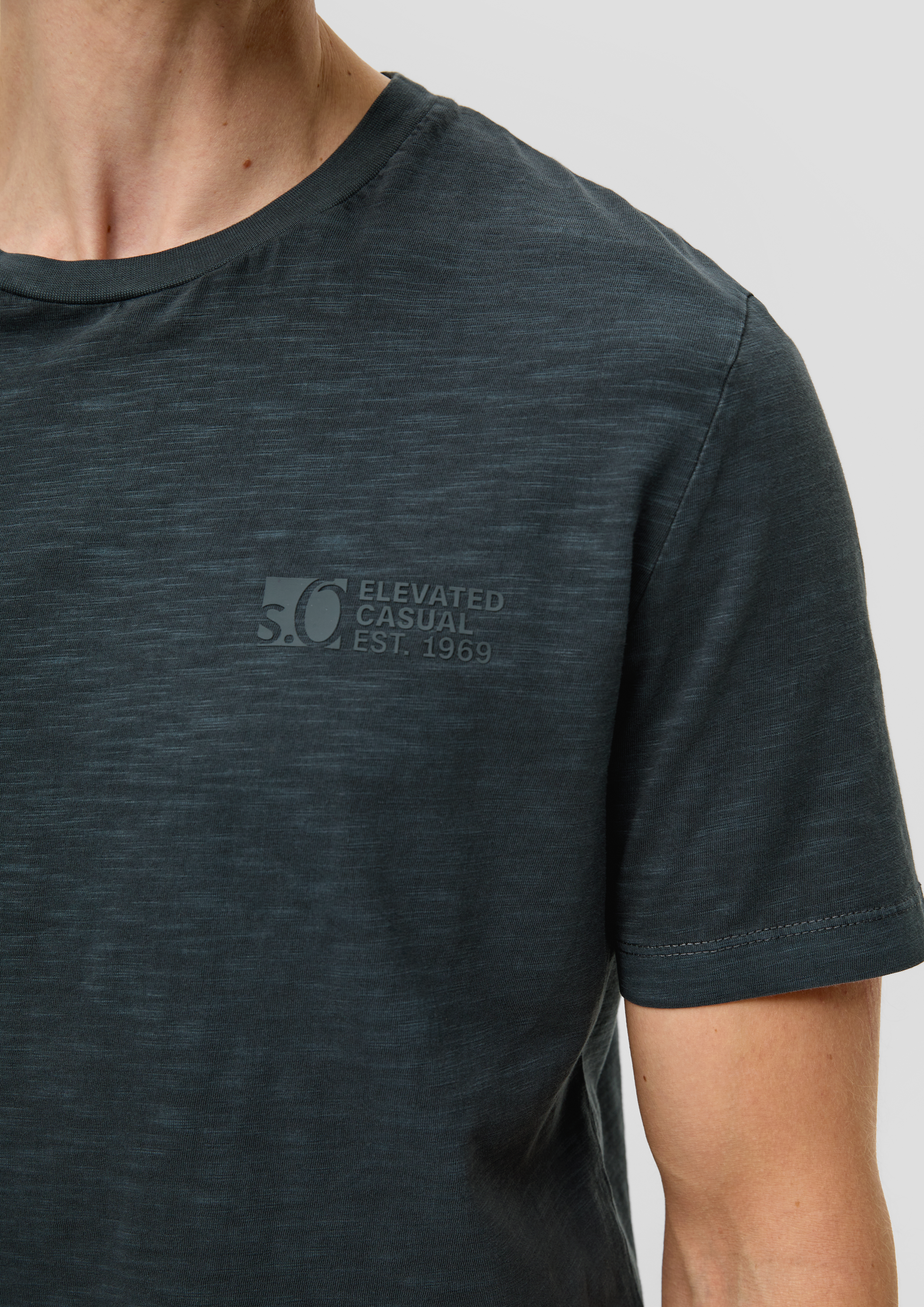 T-shirt in 95D1, 25D1 & 56D1