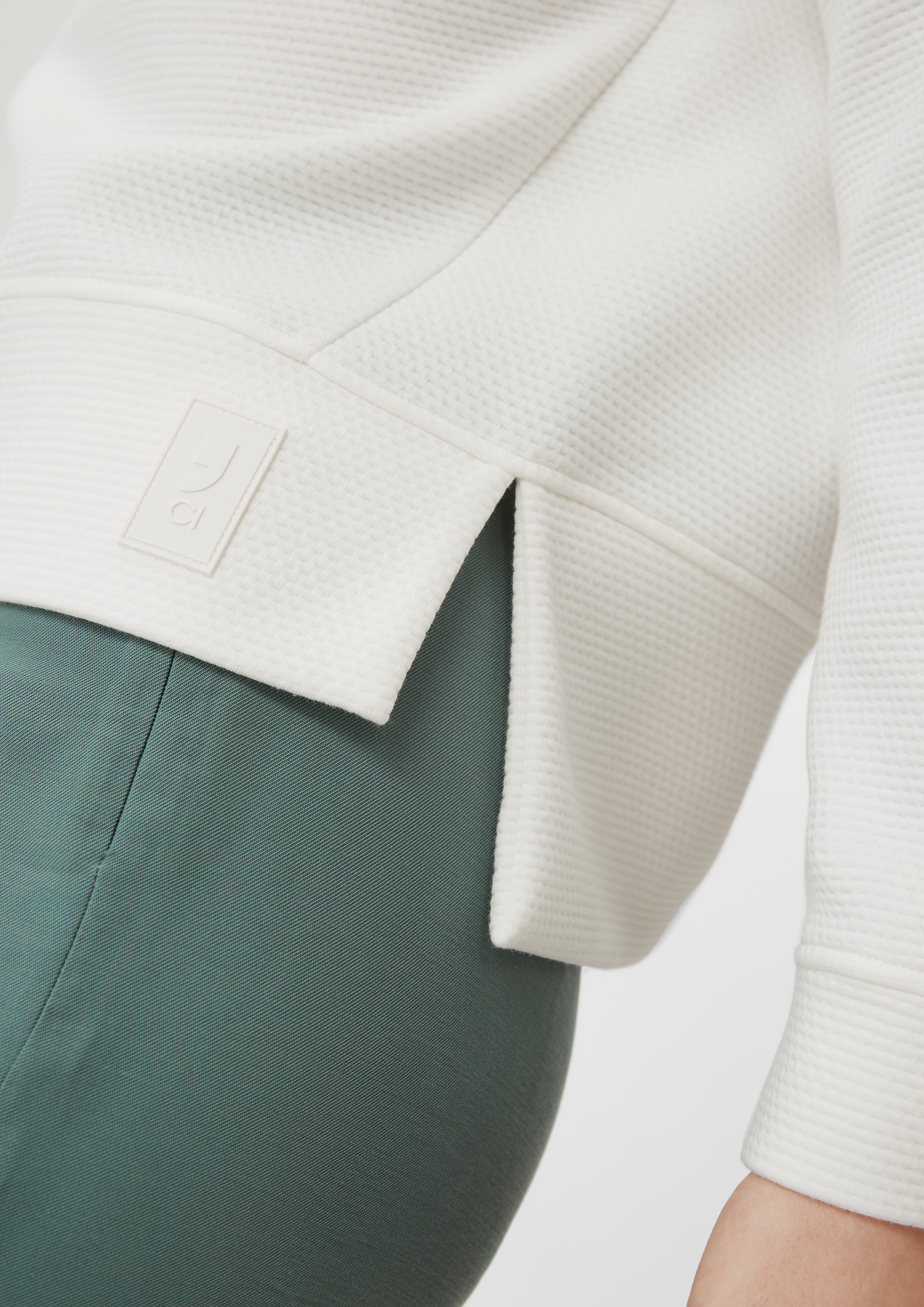 Sweatshirt with a textured pattern - white | Comma