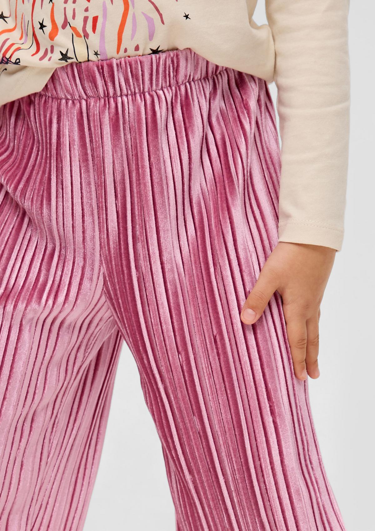 s.Oliver Loose fit: pleated velvet culottes