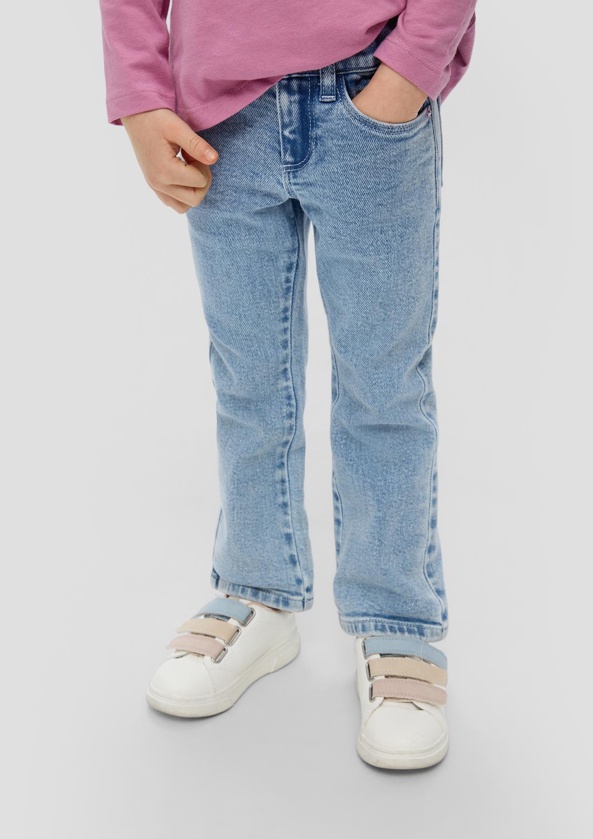 Regular: flared leg jeans