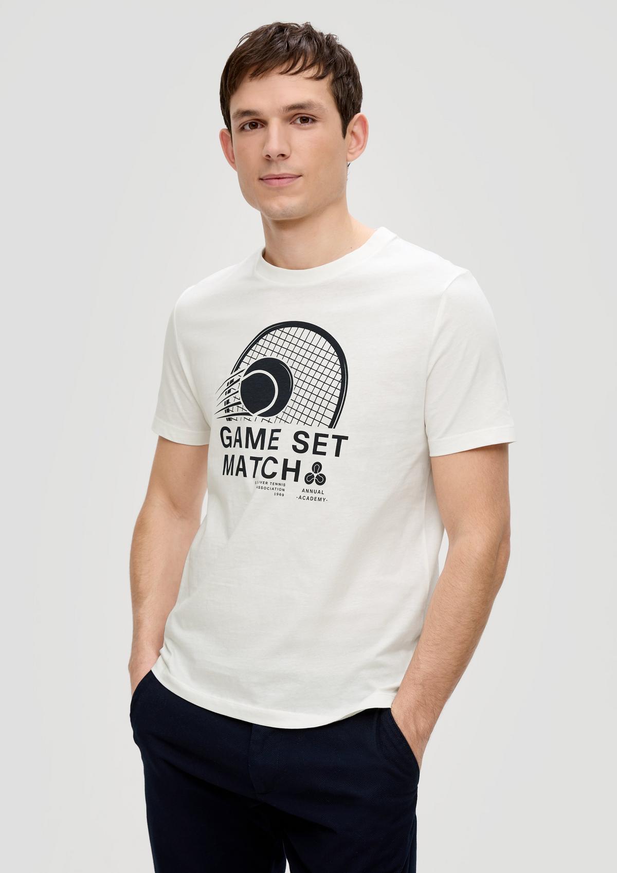 with front - a white print T-shirt