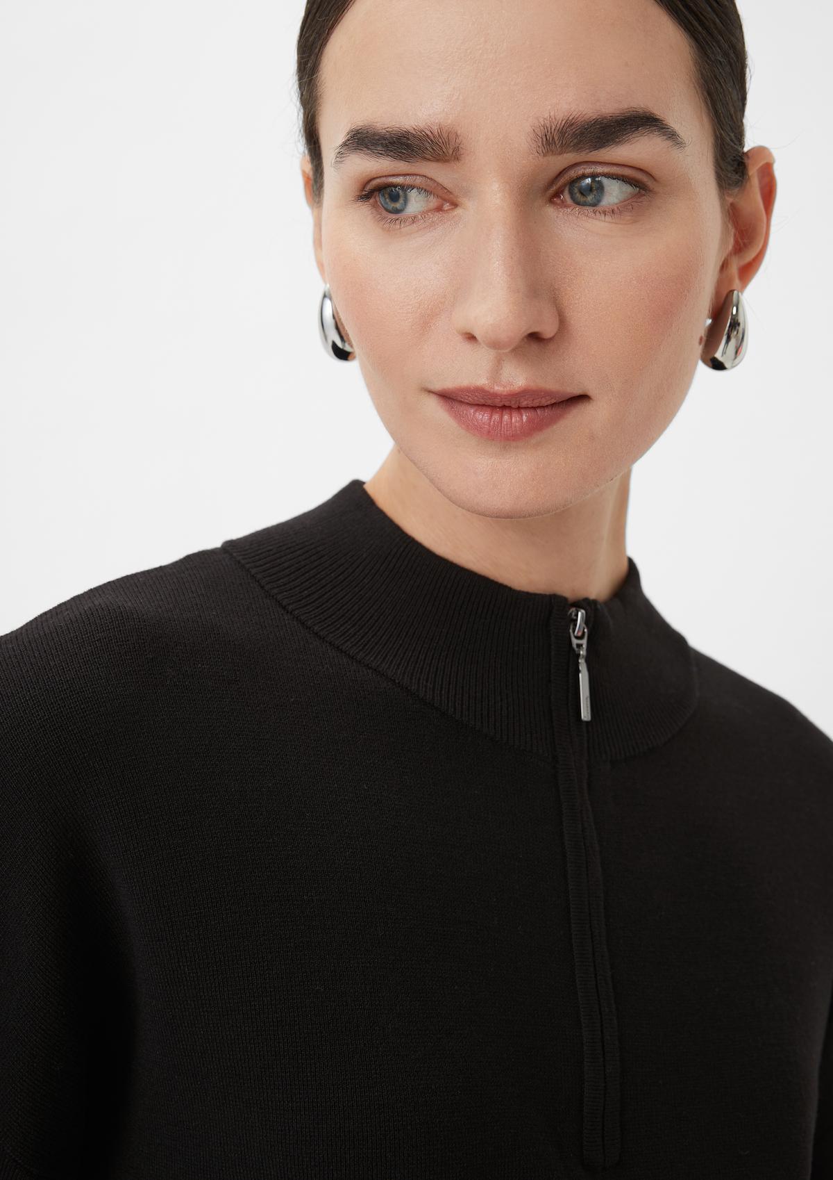 comma Fine knit jumper with a zip neck
