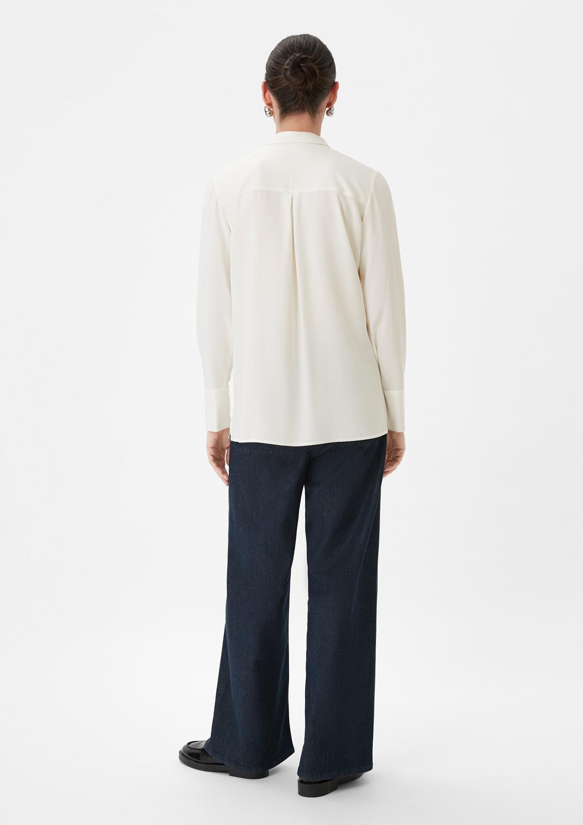 comma Blouse with a button placket