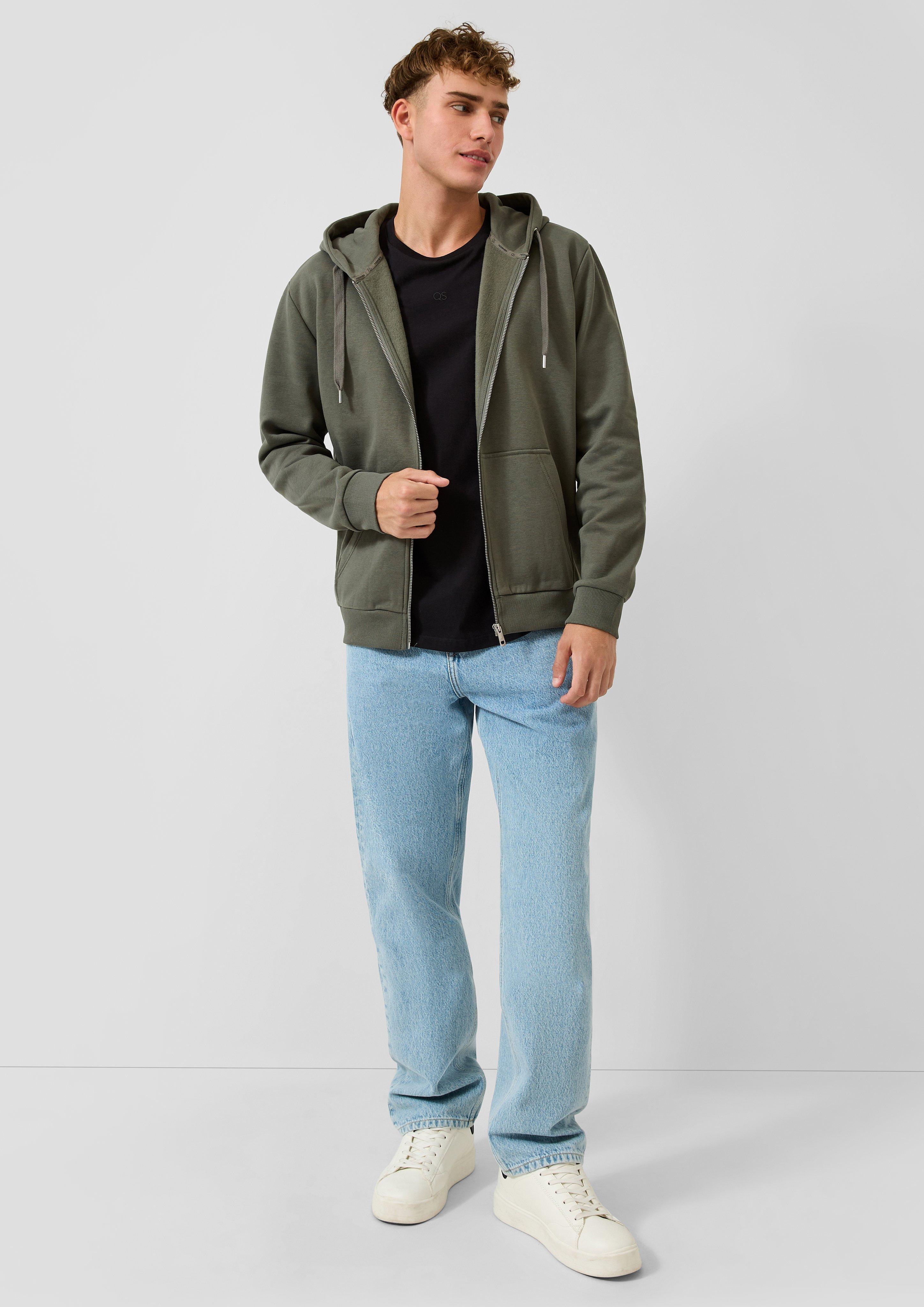 Herren Basic-Sweatjacke mit Kapuze in grün von QS